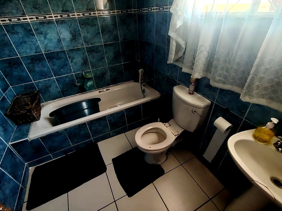 6 Bedroom Property for Sale in Zwelitsha Zone 6 Eastern Cape